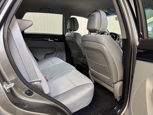 Used 2011 Kia Sorento LX image 22