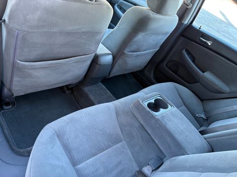 Used 2004 Honda Accord LX image 13