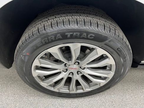 Used 2023 GMC Yukon Denali AWD/4WD image 15
