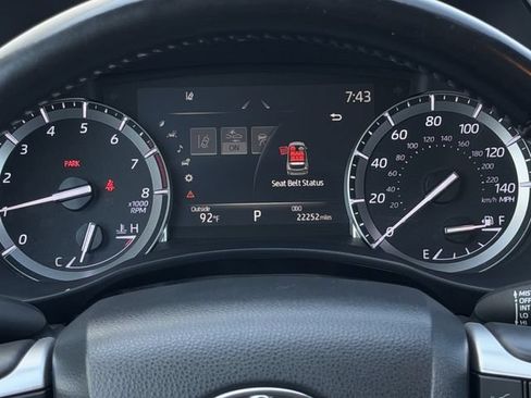 Used 2022 Toyota Highlander XLE FWD image 15