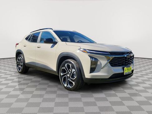 New 2026 Chevrolet Trax RS w/ Sunroof Package FWD image 2