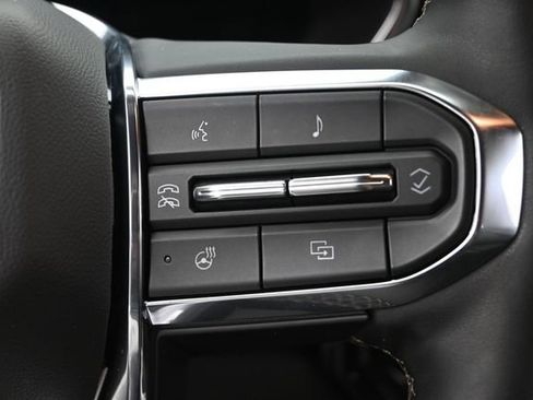 Used 2025 GMC Canyon Denali AWD/4WD image 30