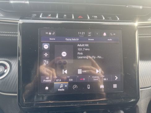 Used 2024 Jeep Grand Cherokee Altitude image 17