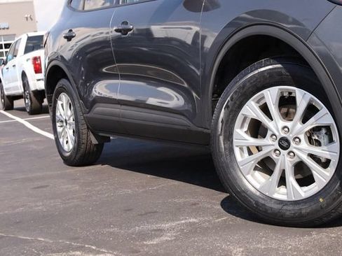 Used 2025 Ford Escape Active AWD/4WD image 3