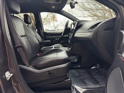 Used 2018 Dodge Grand Caravan GT image 14