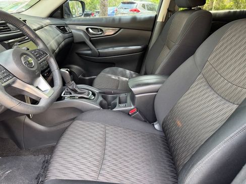 Used 2019 Nissan Rogue S w/ Special Edition Package FWD image 19
