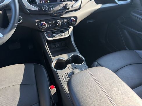 Used 2023 GMC Terrain SLT w/ Tech Package image 17