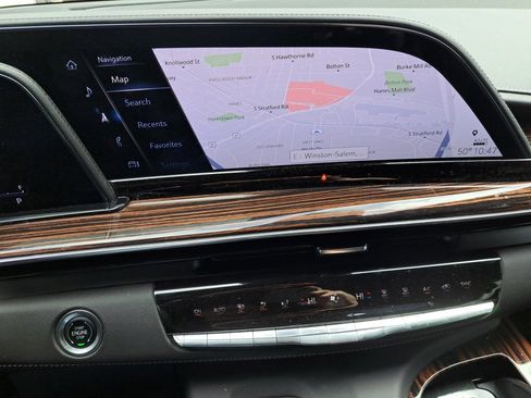 Used 2024 Cadillac Escalade ESV Premium Luxury image 29