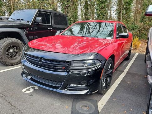 Used 2016 Dodge Charger SXT w/ Blacktop Package image 3