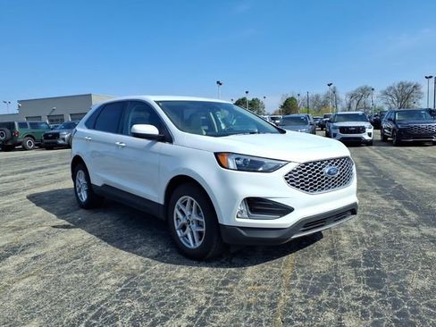 Used 2023 Ford Edge SEL w/ Convenience Package AWD/4WD image 3