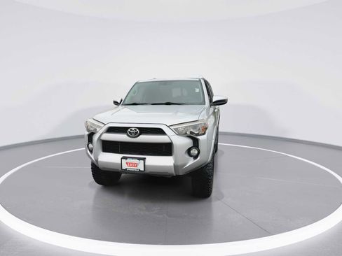 Used 2016 Toyota 4Runner SR5 image 3
