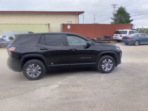 Used 2026 Chevrolet Equinox LT FWD image 8
