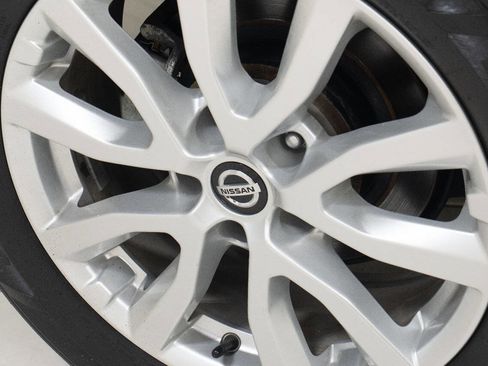 Used 2022 Nissan Rogue Sport S image 60