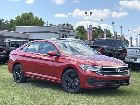 Used 2024 Volkswagen Jetta SE FWD image 14