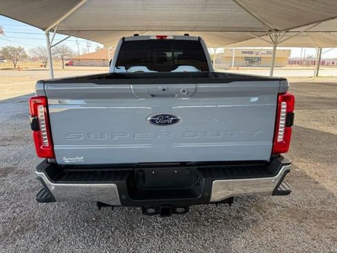 Used 2025 Ford F350 Lariat w/ FX4 Off-Road Package image 7