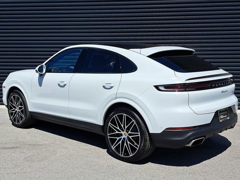 Certified 2025 Porsche Cayenne Coupe AWD/4WD image 3