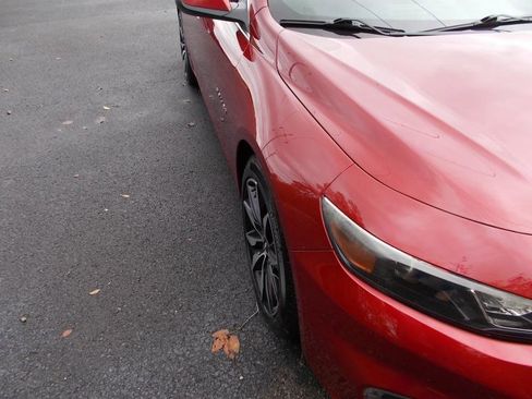 Used 2017 Chevrolet Malibu LT w/ Leather Package image 10
