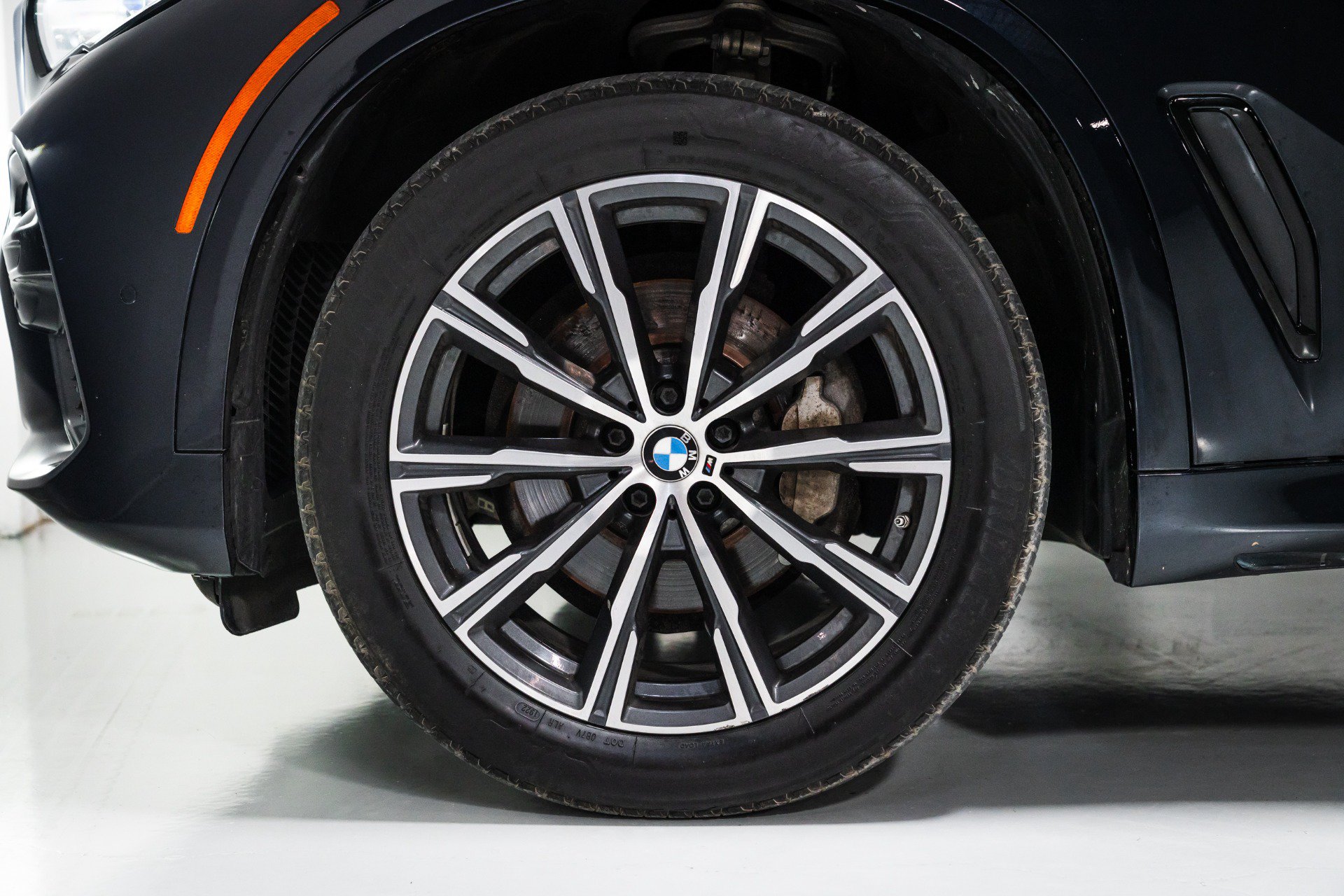 Used 2019 BMW X5 xDrive40i w/ M Sport Package AWD/4WD image 8
