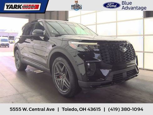 Used 2025 Ford Explorer ST-Line w/ Premium Package AWD/4WD image 1