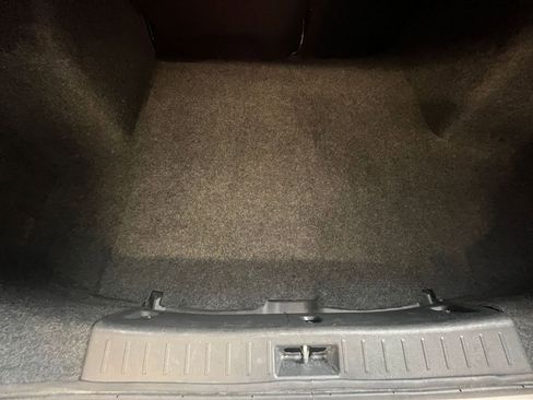 Used 2025 Nissan Versa SV FWD image 31