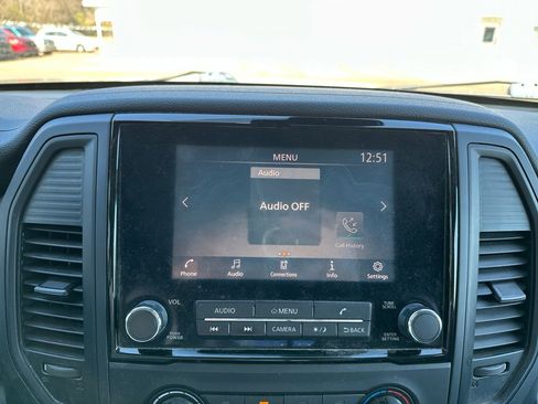 Used 2021 Nissan Titan S image 11