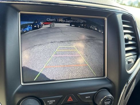 Used 2014 Jeep Grand Cherokee Laredo w/ Security & Convenience Group RWD image 16