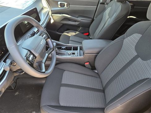 New 2026 Kia Sorento LX image 9