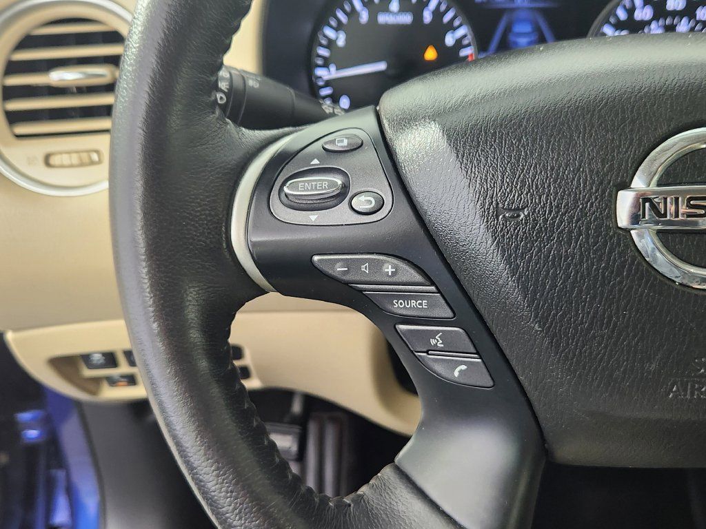 Used 2020 Nissan Pathfinder SL AWD/4WD image 22