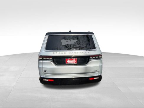 Used 2024 Jeep Grand Wagoneer L Series III image 4