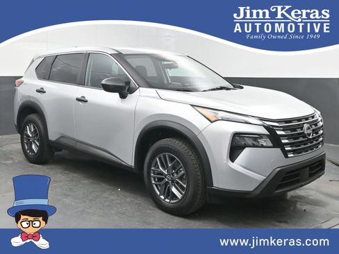 Used 2024 Nissan Rogue S image 1