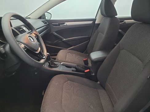 Used 2017 Volkswagen Passat 1.8T S image 17