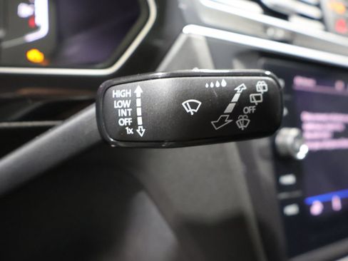 Used 2024 Volkswagen Tiguan SEL R-Line AWD/4WD image 38
