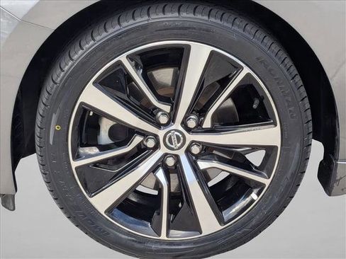 Used 2021 Nissan Maxima 3.5 SV w/ Floor Mat Group FWD image 24