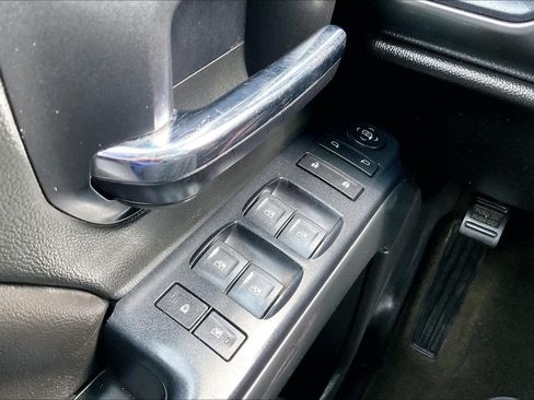 Used 2018 Chevrolet Silverado 1500 LT w/ Texas Edition RWD image 31