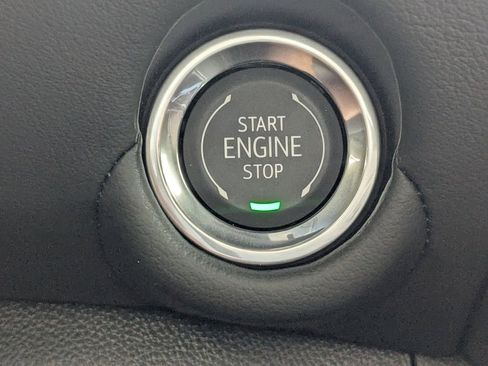 New 2025 Chevrolet Suburban Premier image 31