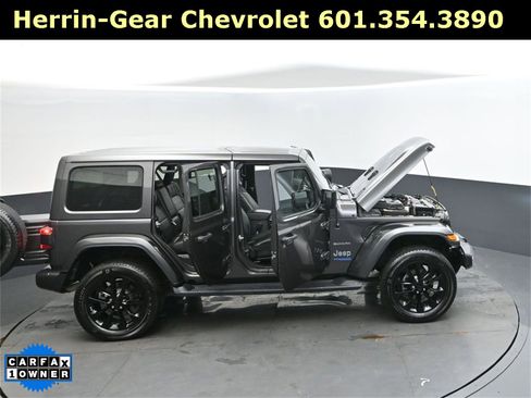 Used 2021 Jeep Wrangler Unlimited Sahara w/ Cold Weather Group image 53