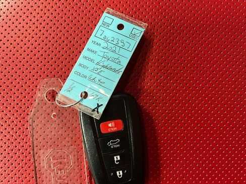 Used 2021 Toyota Highlander XSE image 38