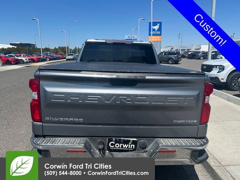 Used 2020 Chevrolet Silverado 1500 Custom w/ Custom Value Package AWD/4WD image 7
