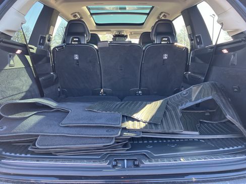 Used 2020 Volvo XC90 T5 Momentum w/ Protection Package Premier image 32