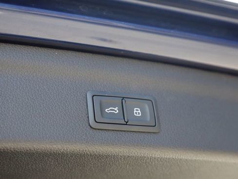 Used 2025 Audi Q3 2.0T Premium image 4