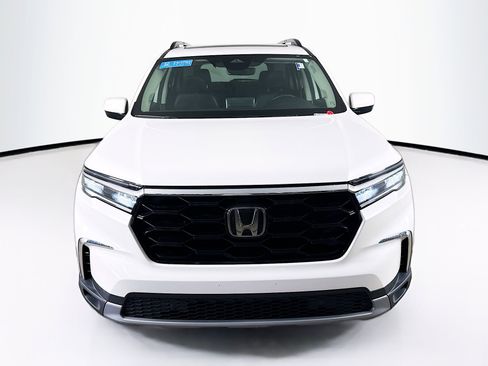 Certified 2023 Honda Pilot Touring image 3