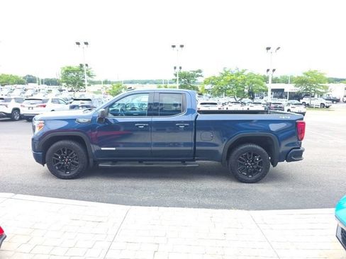 Used 2022 GMC Sierra 1500 Elevation w/ LPO, Elevation Black Package AWD/4WD image 5