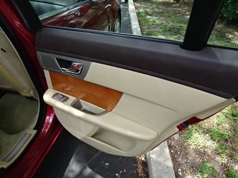 Used 2009 Jaguar XF Luxury image 21