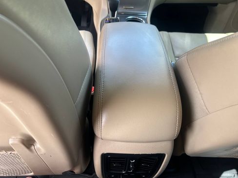 Used 2019 Jeep Grand Cherokee Limited w/ Luxury Group II AWD/4WD image 29