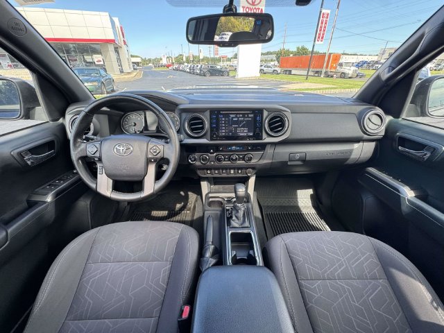 Used 2017 Toyota Tacoma TRD Sport w/ Premium & Technology Package AWD/4WD image 35