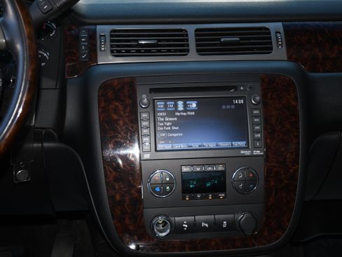 Used 2012 GMC Sierra 2500 Denali w/ Suspension Package, Off-Road image 16