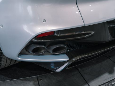 Used 2019 Aston Martin DBS Superleggera RWD image 5