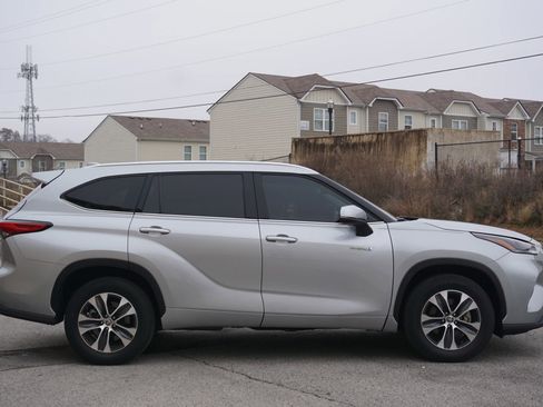 Used 2021 Toyota Highlander XLE image 6