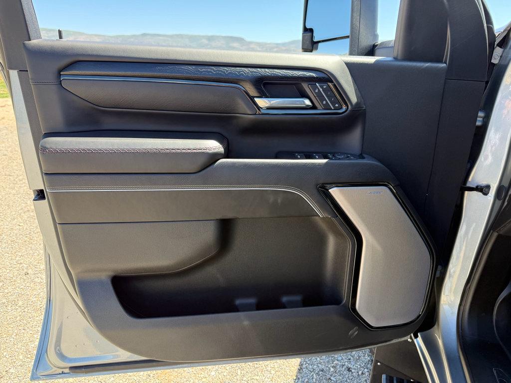 Used 2025 GMC Sierra 2500 AT4X AWD/4WD image 14