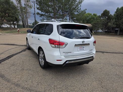 Used 2014 Nissan Pathfinder Platinum w/ Platinum Premium Package FWD image 4